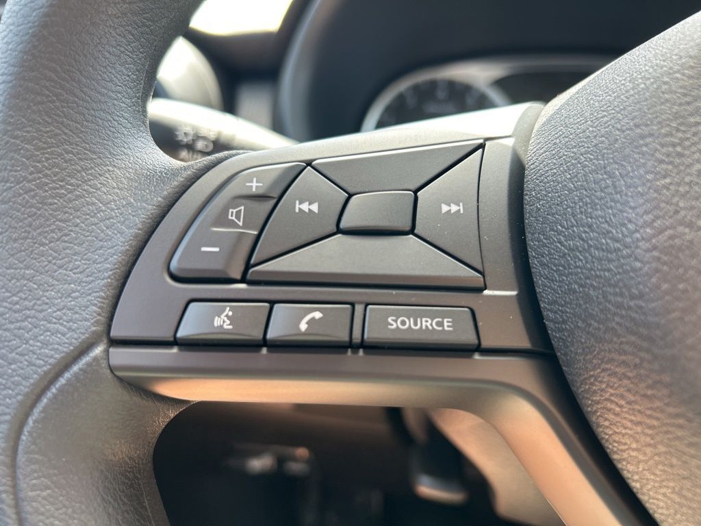 2025 Nissan Kicks Play S photo 18