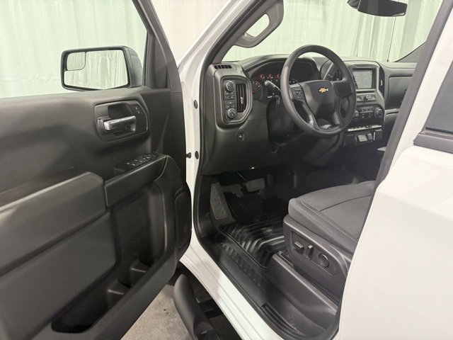 2025 Chevrolet Silverado 1500 Custom photo 4