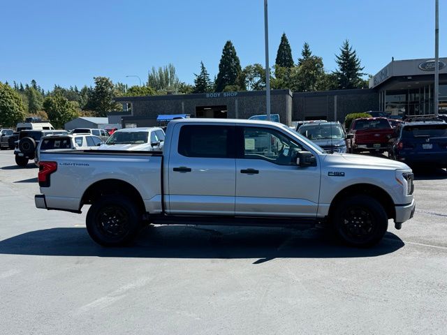 2025 Ford F-150 Lightning XLT photo 2