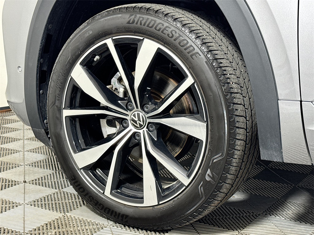 2024 Volkswagen Atlas SEL Premium R-Line photo 27