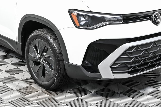 2025 Volkswagen Taos S photo 29
