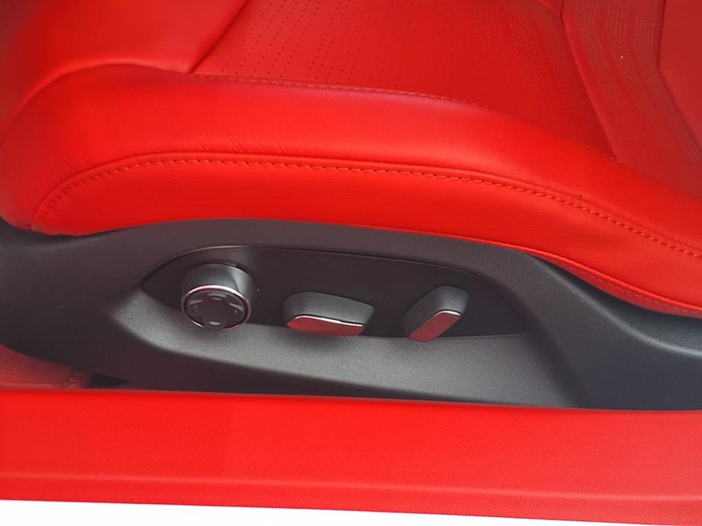2025 Chevrolet Corvette E-Ray 3LZ photo 13