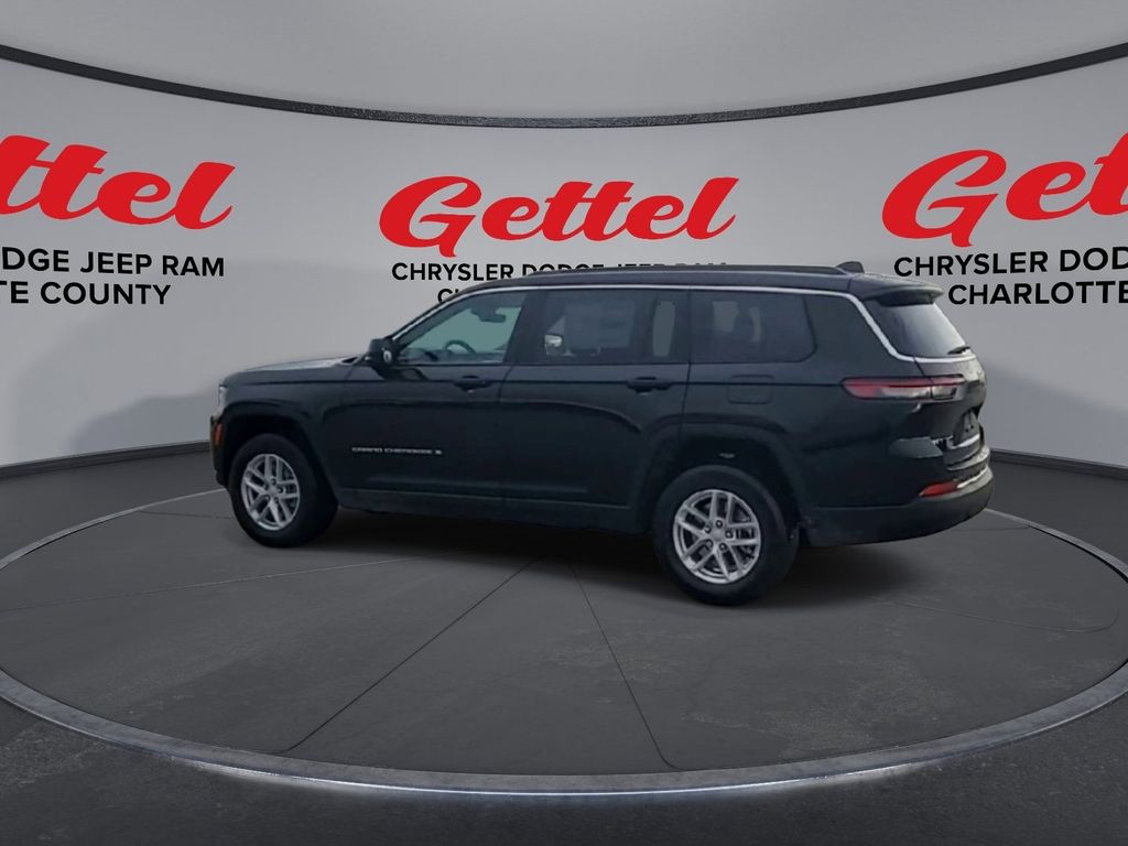 2025 Jeep Grand Cherokee Laredo photo 4