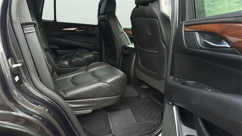 2017 Cadillac Escalade Luxury photo 12