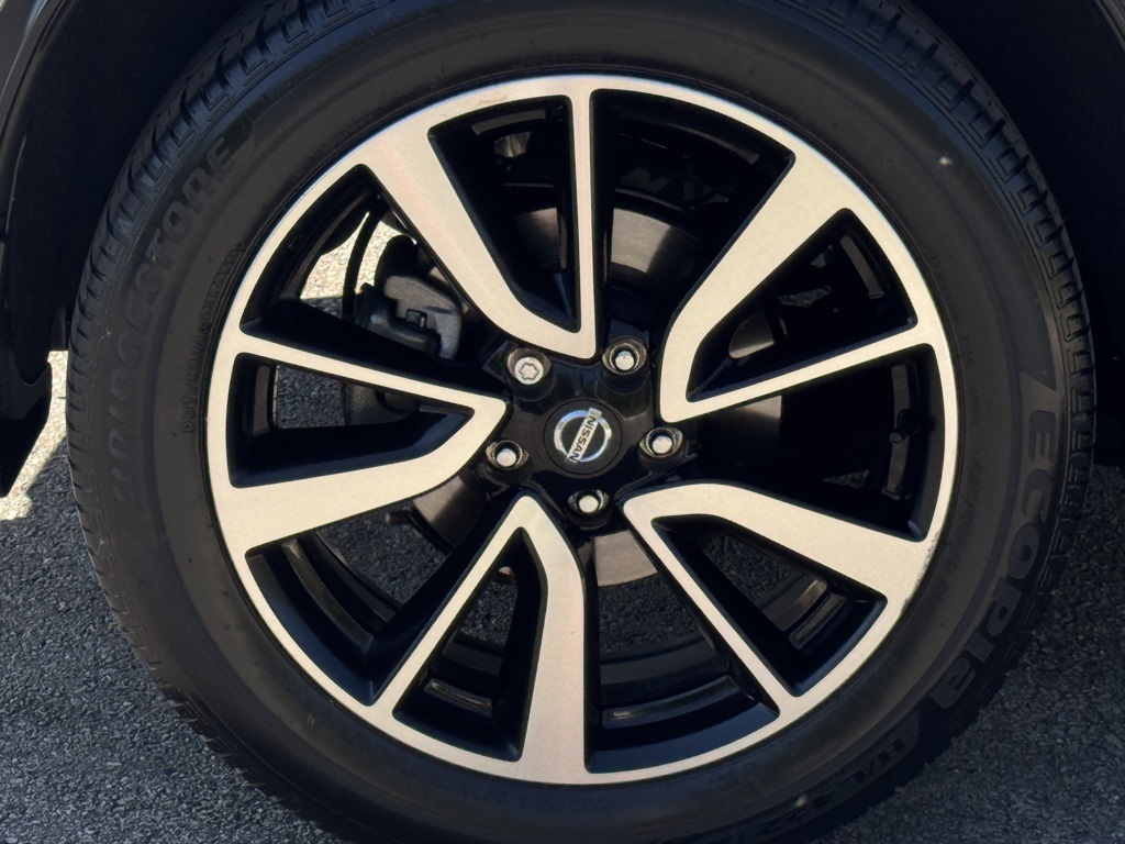 2019 Nissan Rogue SL photo 9
