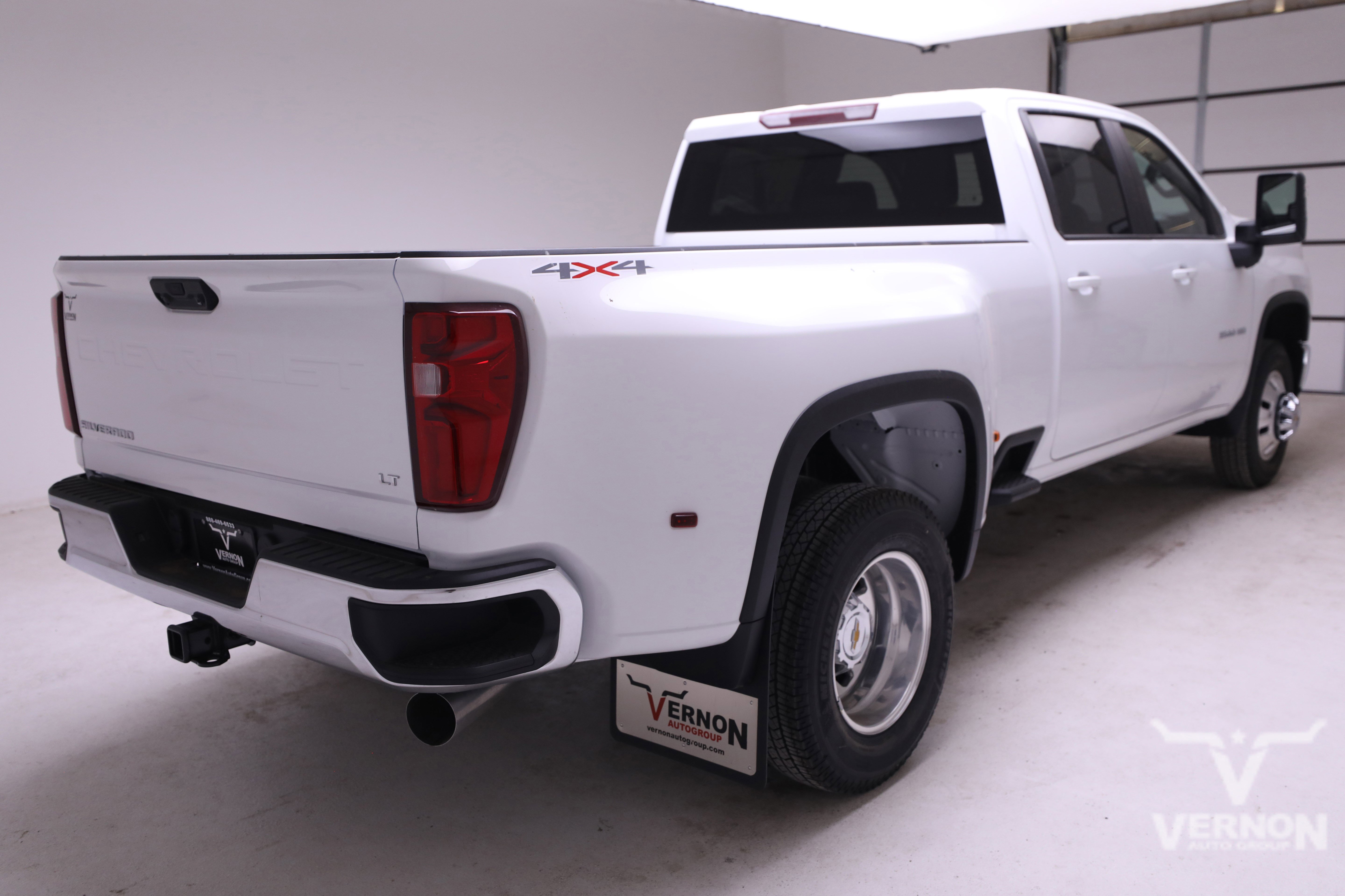 2026 Chevrolet Silverado 3500HD LT photo 3