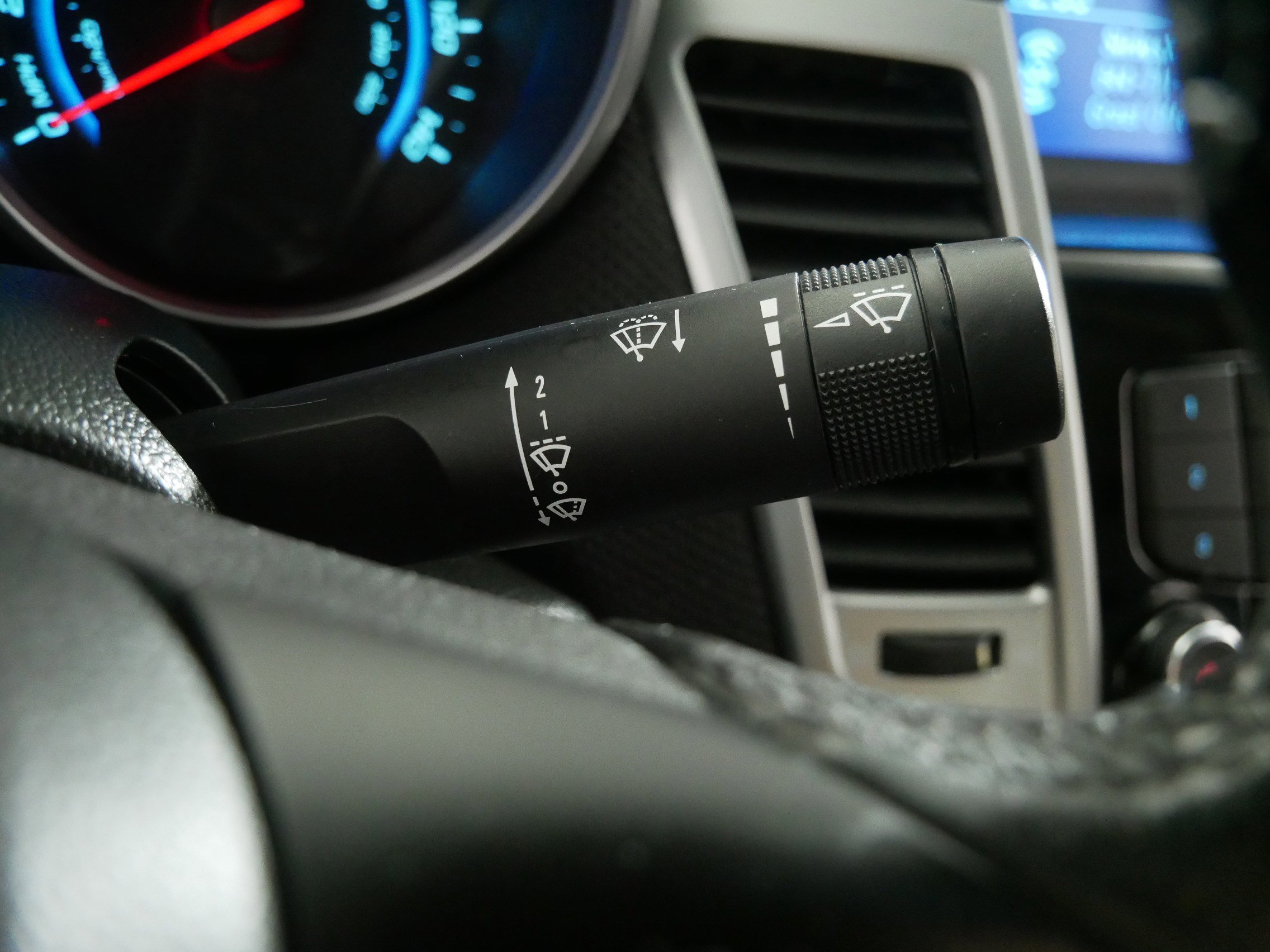 2012 Chevrolet Cruze photo 28