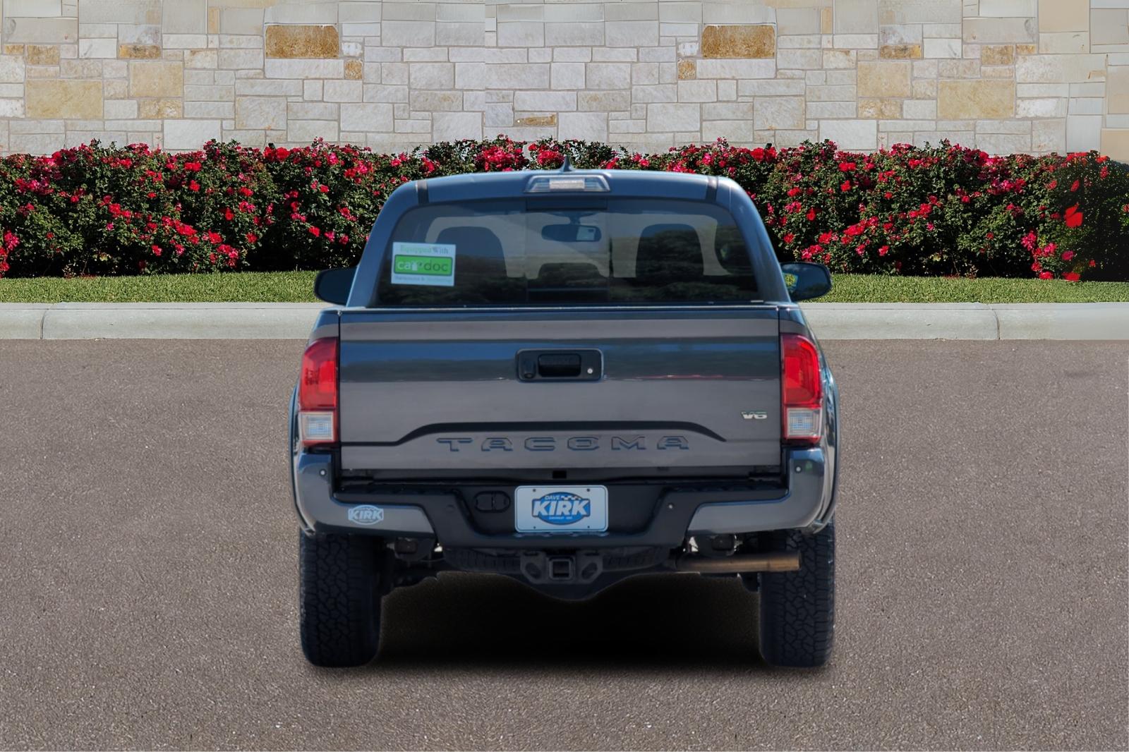 2017 Toyota Tacoma SR5 Sport TRD Pro photo 4
