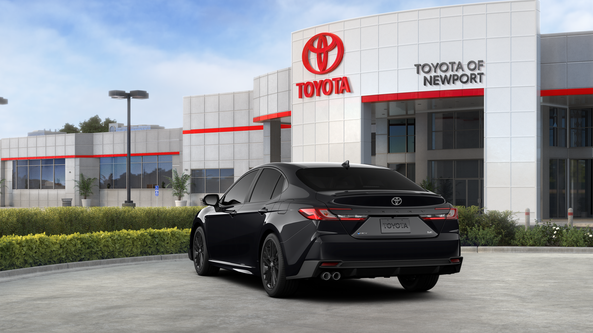 2026 Toyota Camry SE photo 3