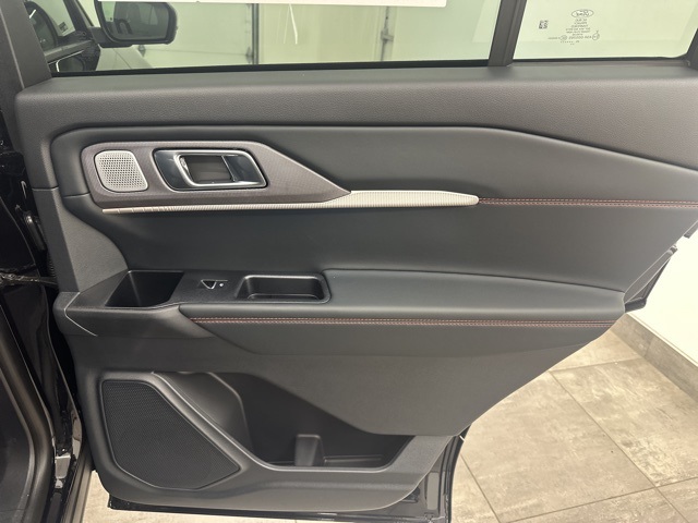 2025 Ford Explorer ST photo 30