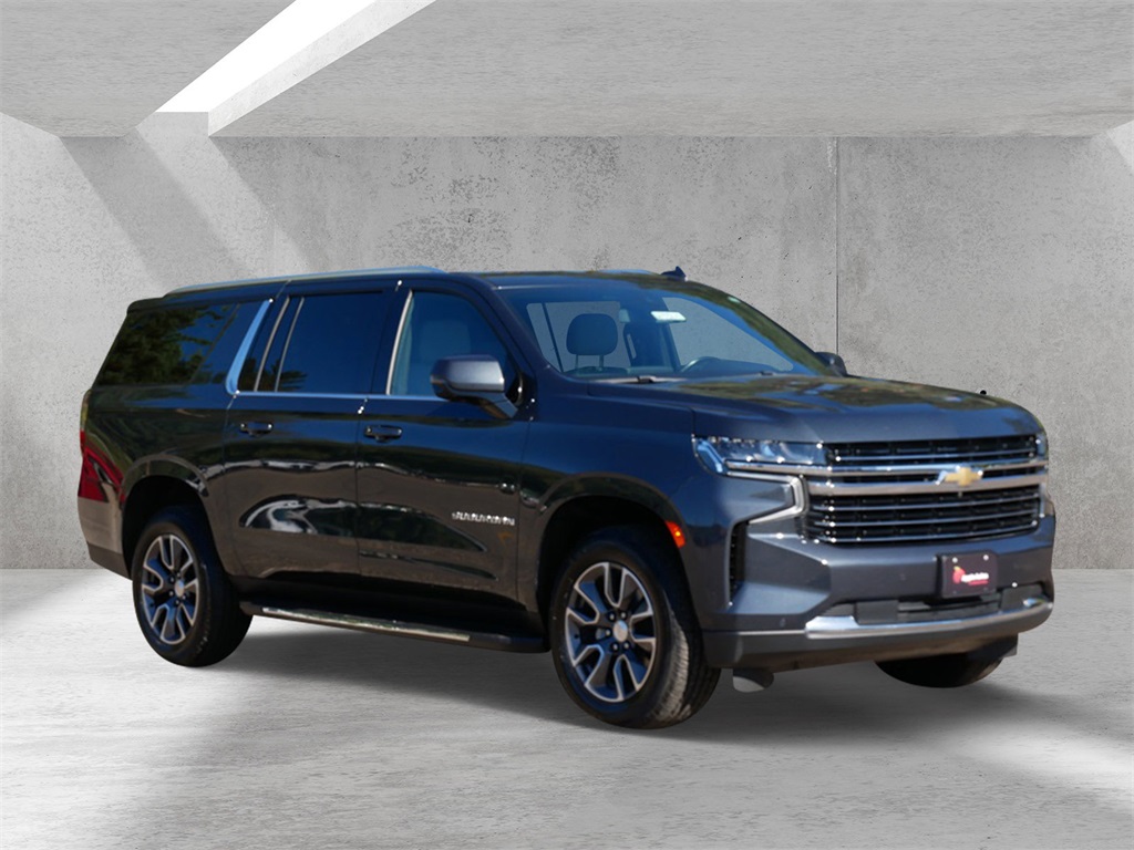 2022 Chevrolet Suburban LT's photo
