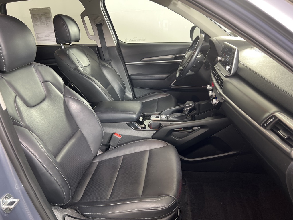 2020 Kia Telluride LX photo 17