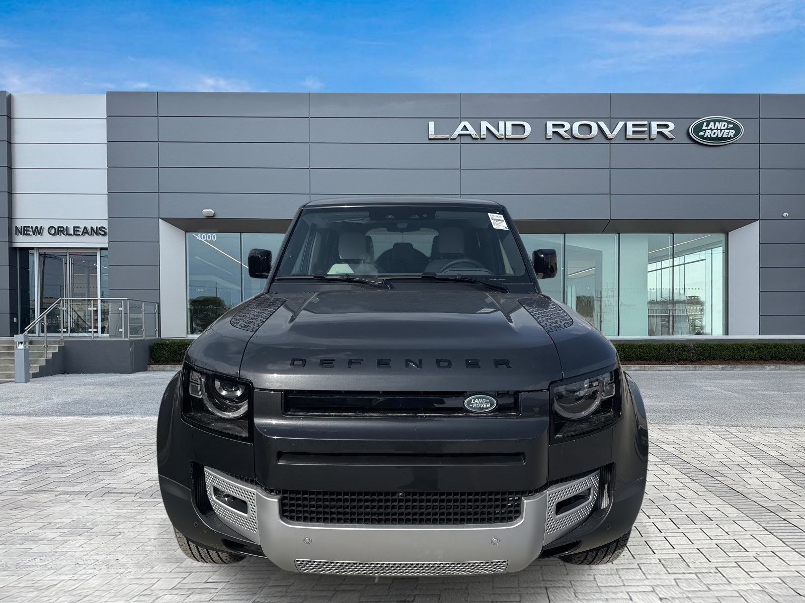 2025 Land Rover Defender 110 S photo 4
