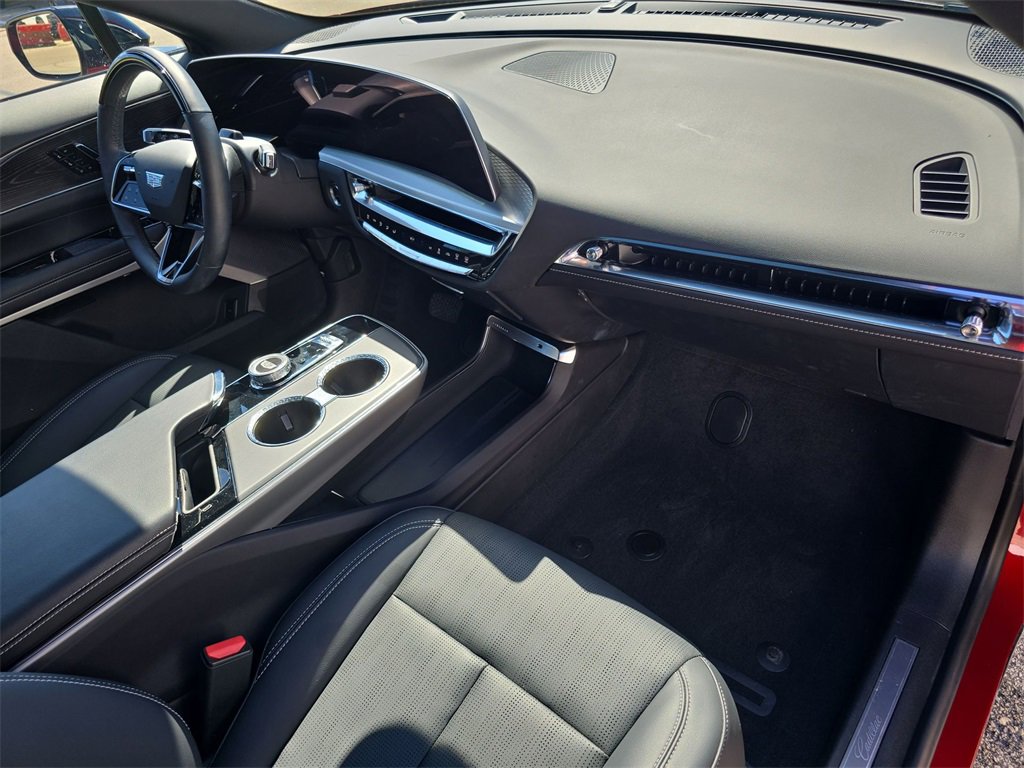 2024 Cadillac Lyriq Luxury photo 29