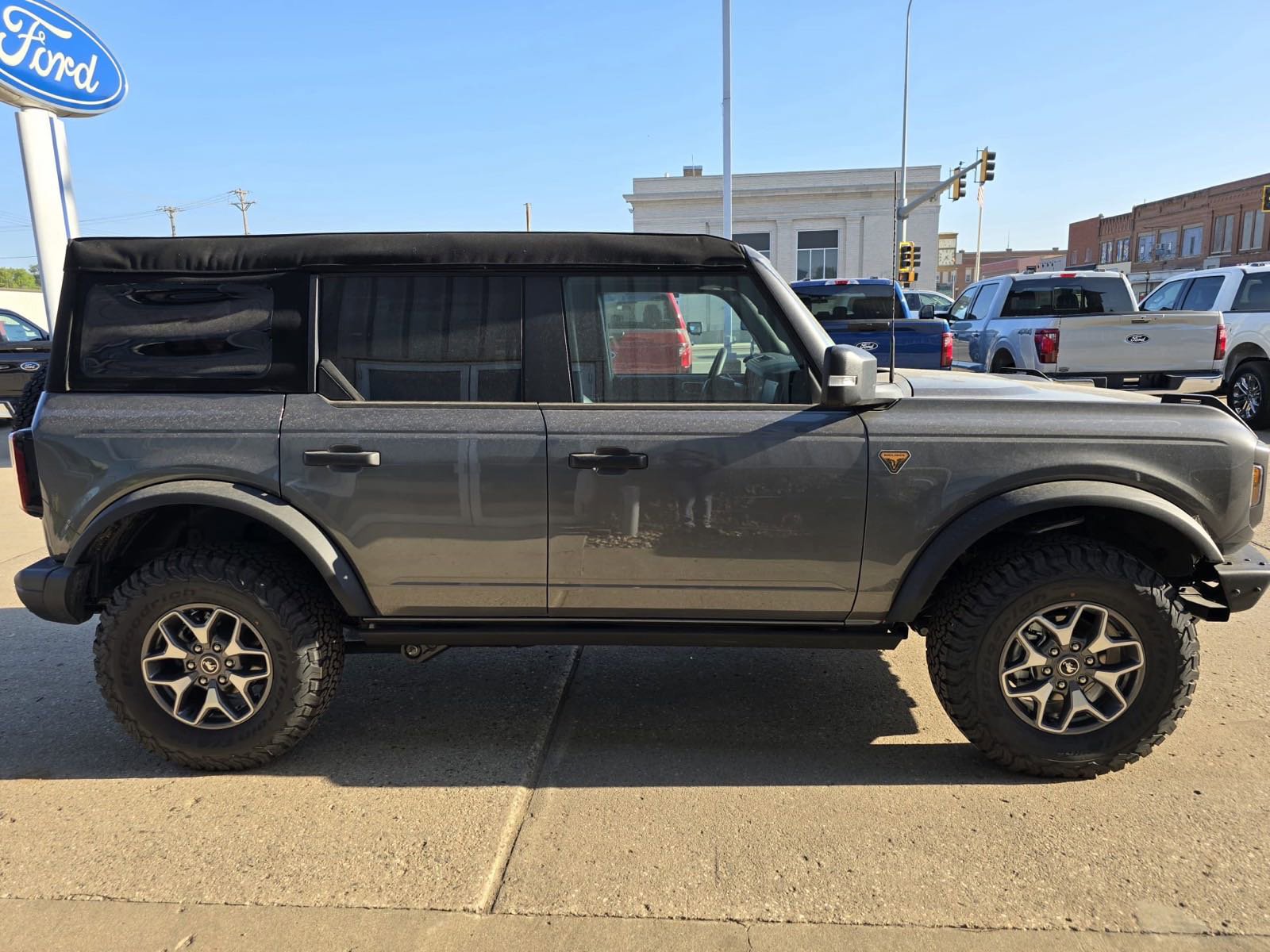 2024 Ford Bronco Badlands photo 4