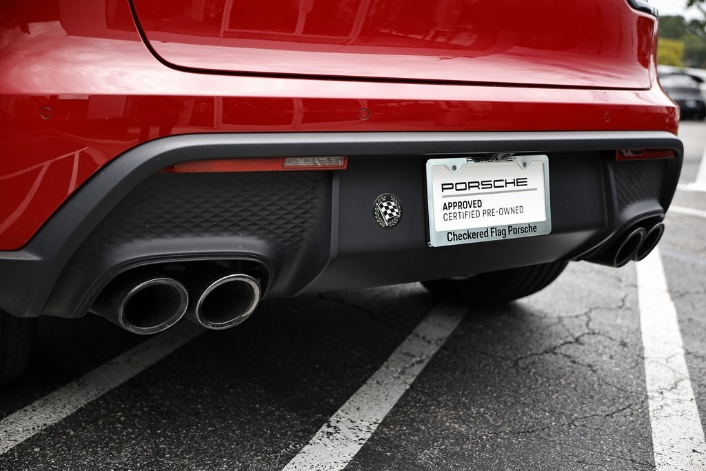 2025 Porsche Macan T photo 16