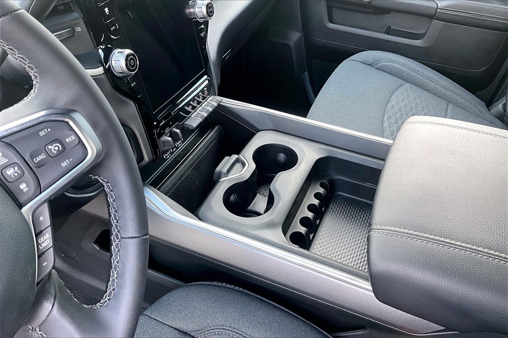 2025 Ram 2500 Big Horn photo 8