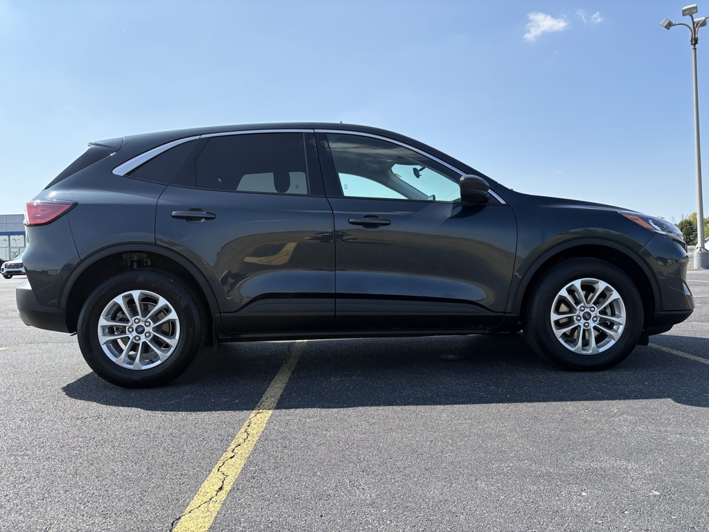 2022 Ford Escape SE photo 4