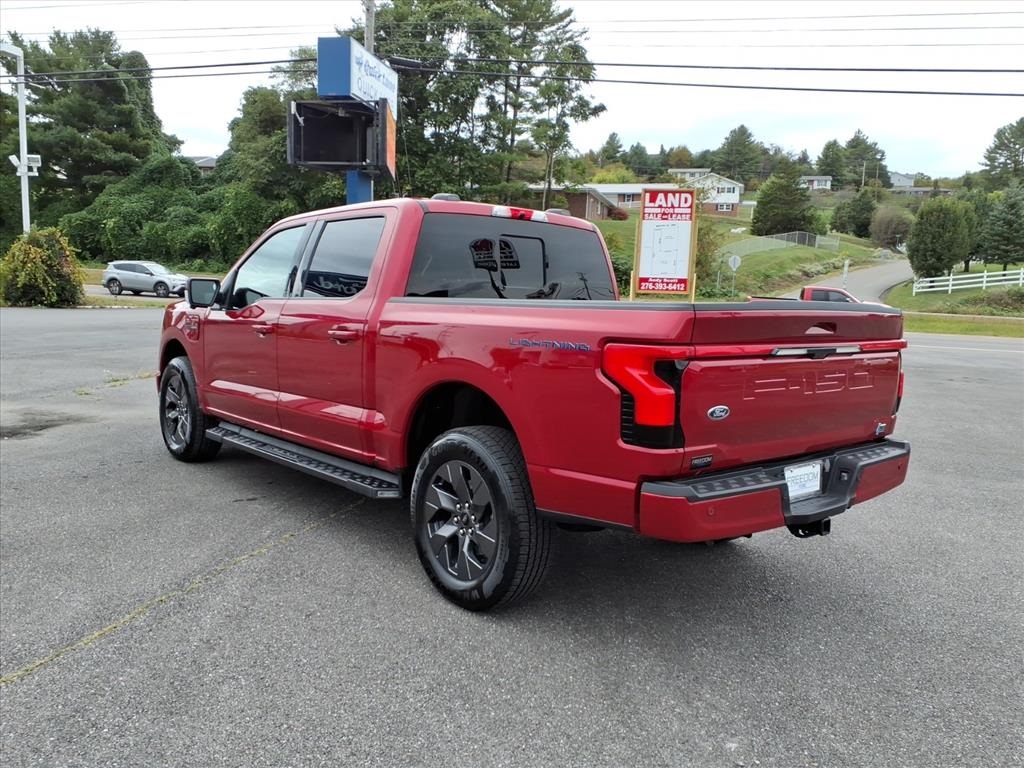 2023 Ford F-150 Lightning Lariat photo 3