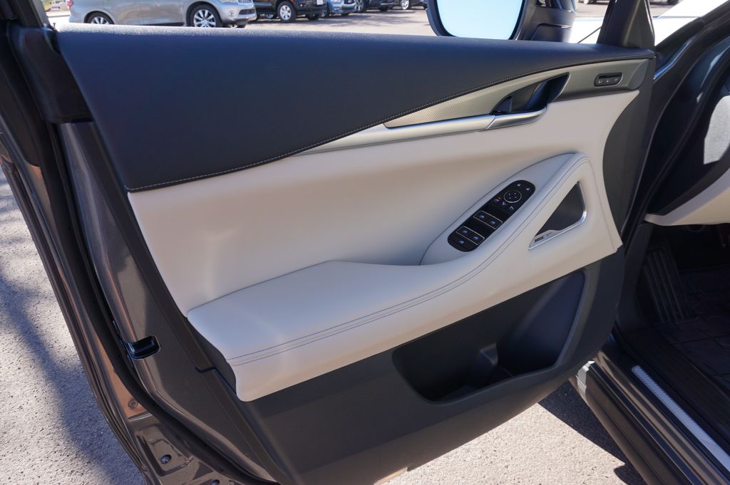 2025 Infiniti QX60 Luxe photo 15