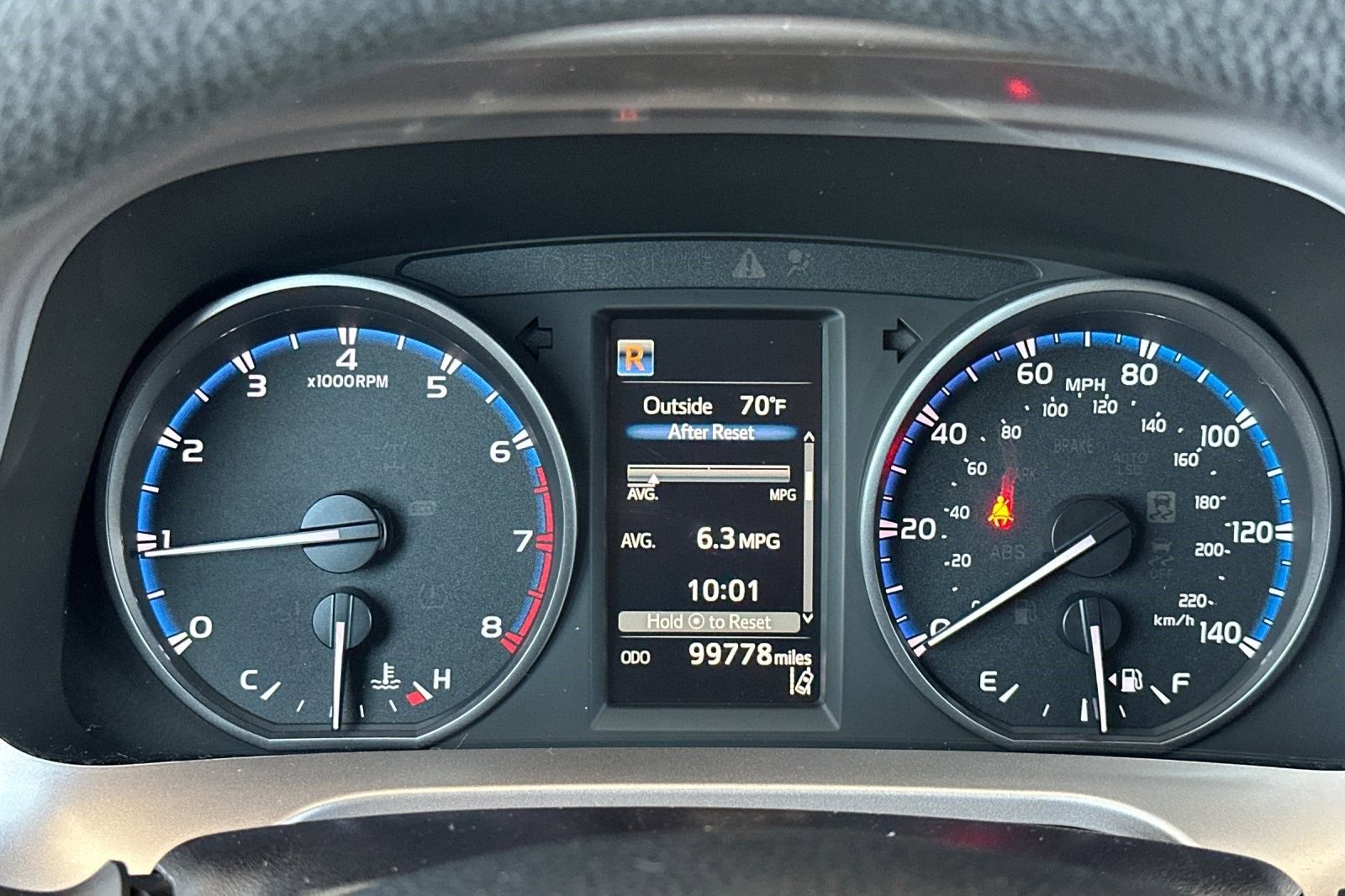 2017 Toyota RAV4 LE photo 26