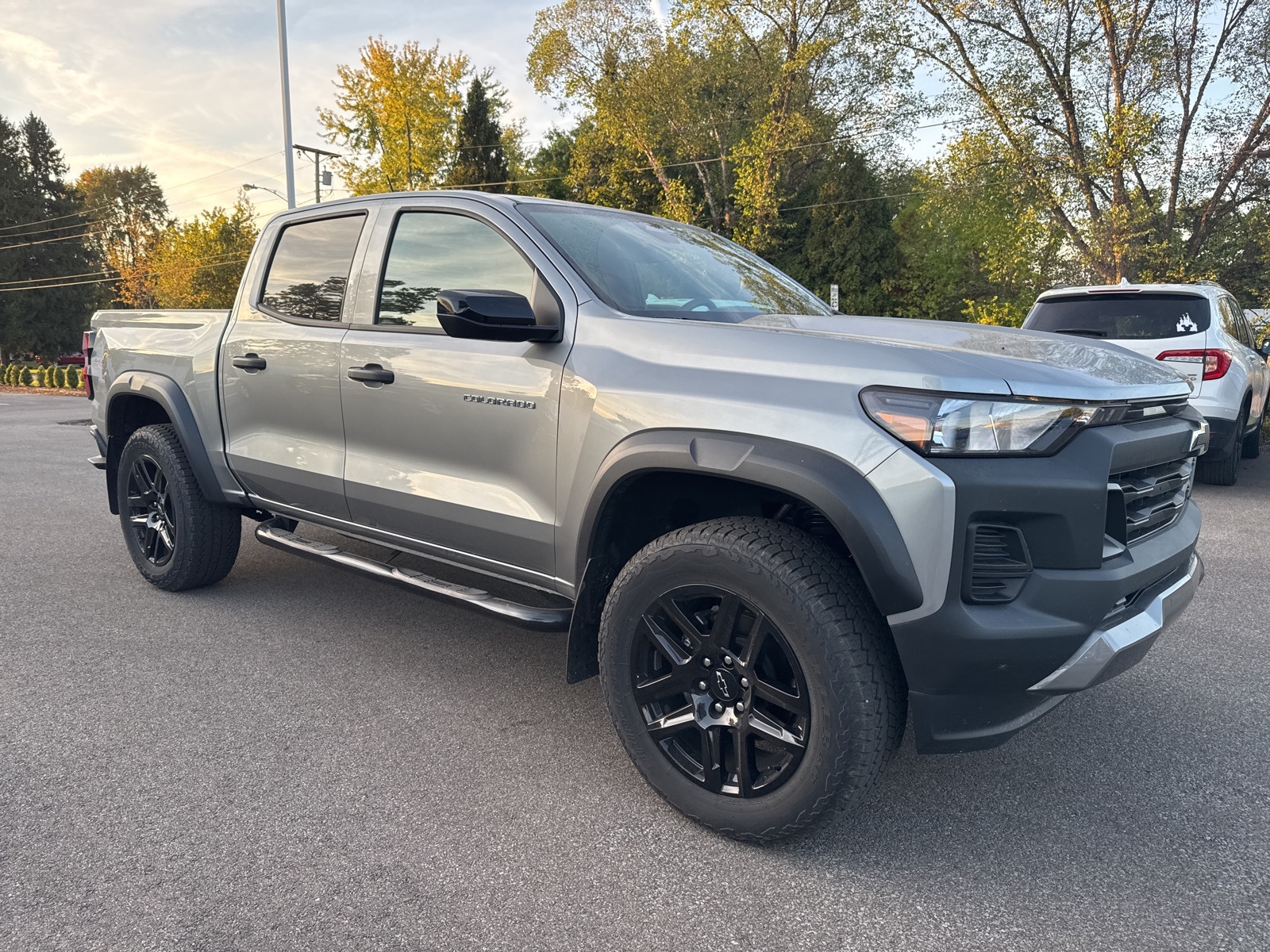 2023 Chevrolet Colorado Trail Boss photo 3