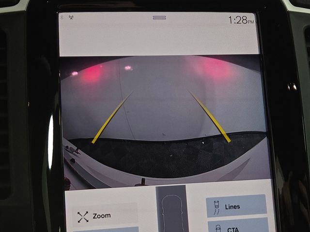 2020 Volvo XC90 T6 Momentum photo 28
