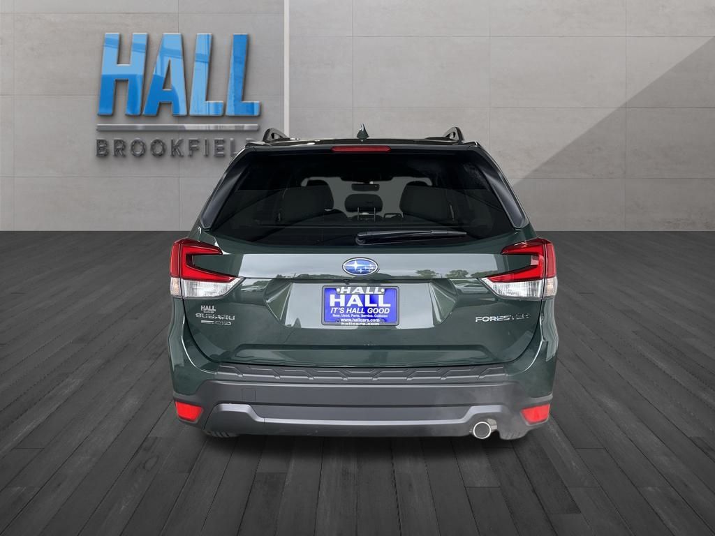 2022 Subaru Forester Limited photo 4