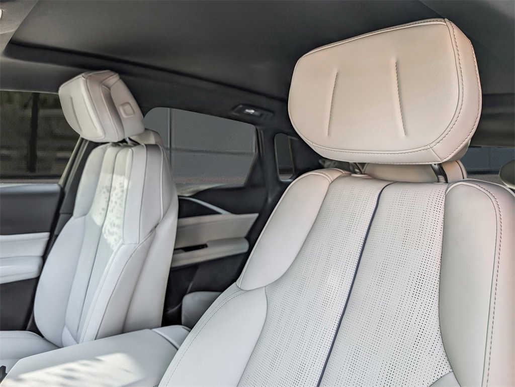 2026 Cadillac Lyriq Luxury photo 11