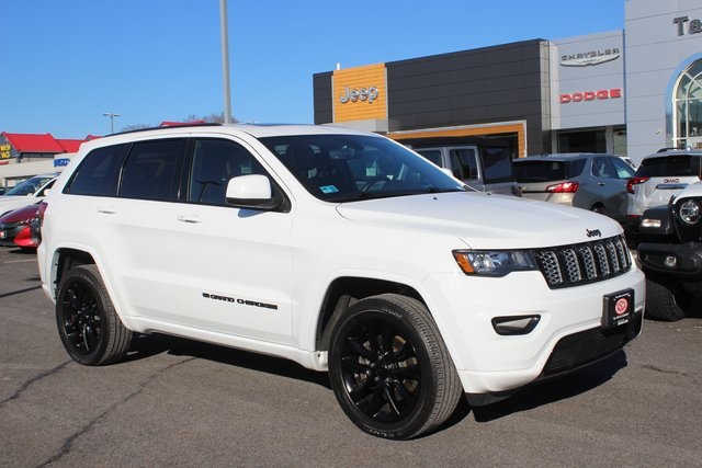 2022 Jeep Grand Cherokee WK Laredo X's photo