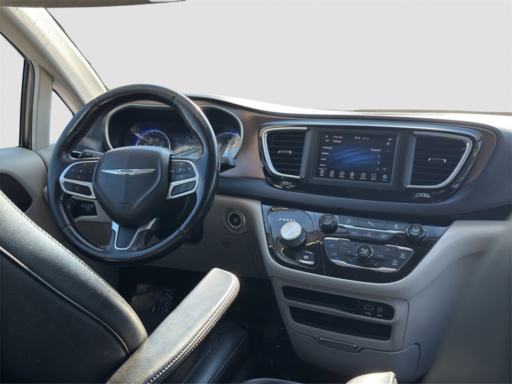 2019 Chrysler Pacifica Touring L photo 18