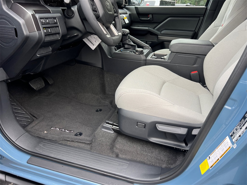 2025 Toyota 4Runner SR5 photo 9