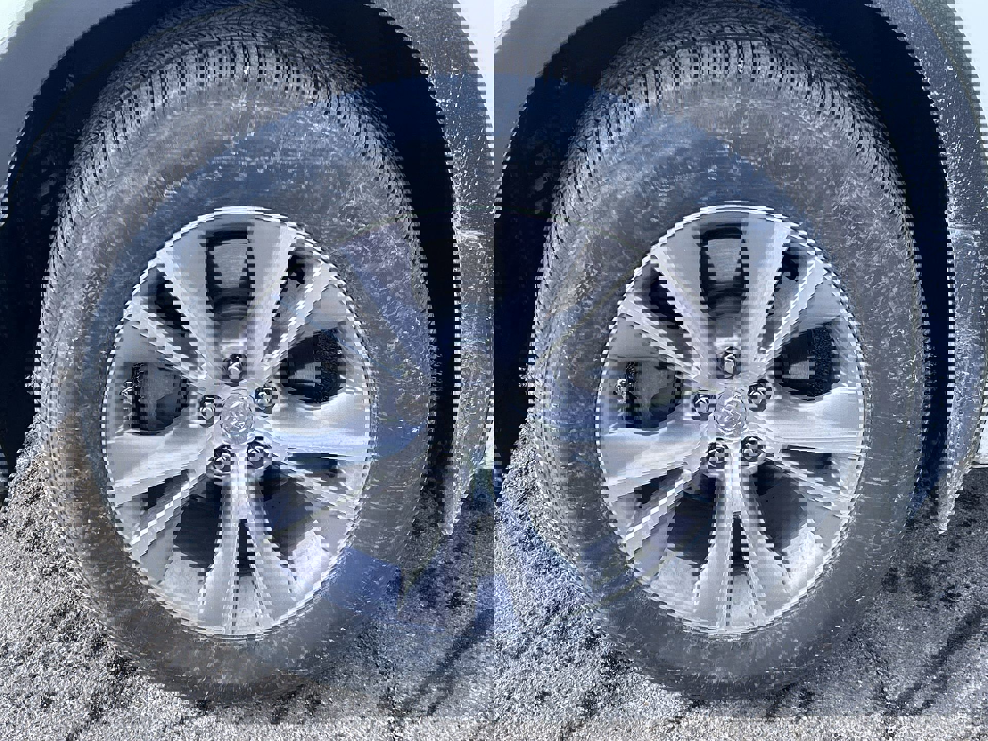 Used 2015 Toyota Highlander XLE with VIN 5TDJKRFH7FS079740 for sale in Kansas City