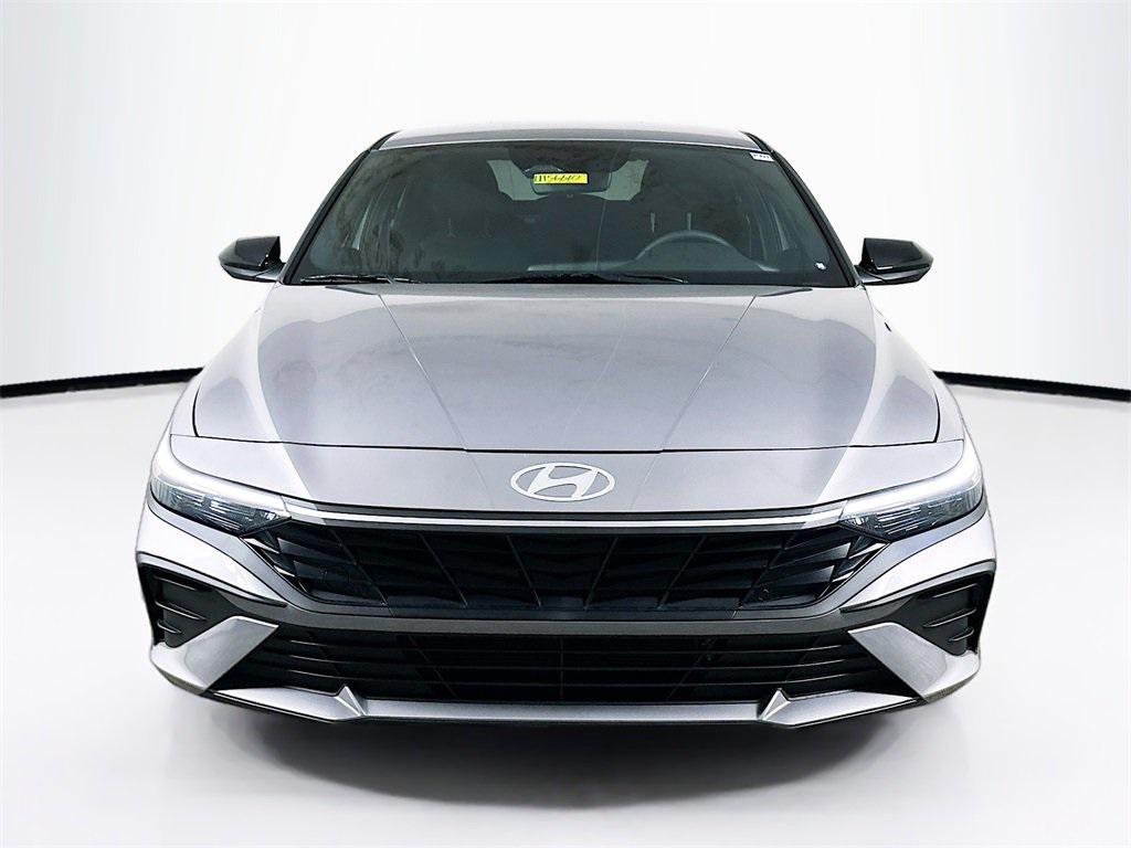2025 Hyundai Elantra Hybrid SEL Sport photo 2