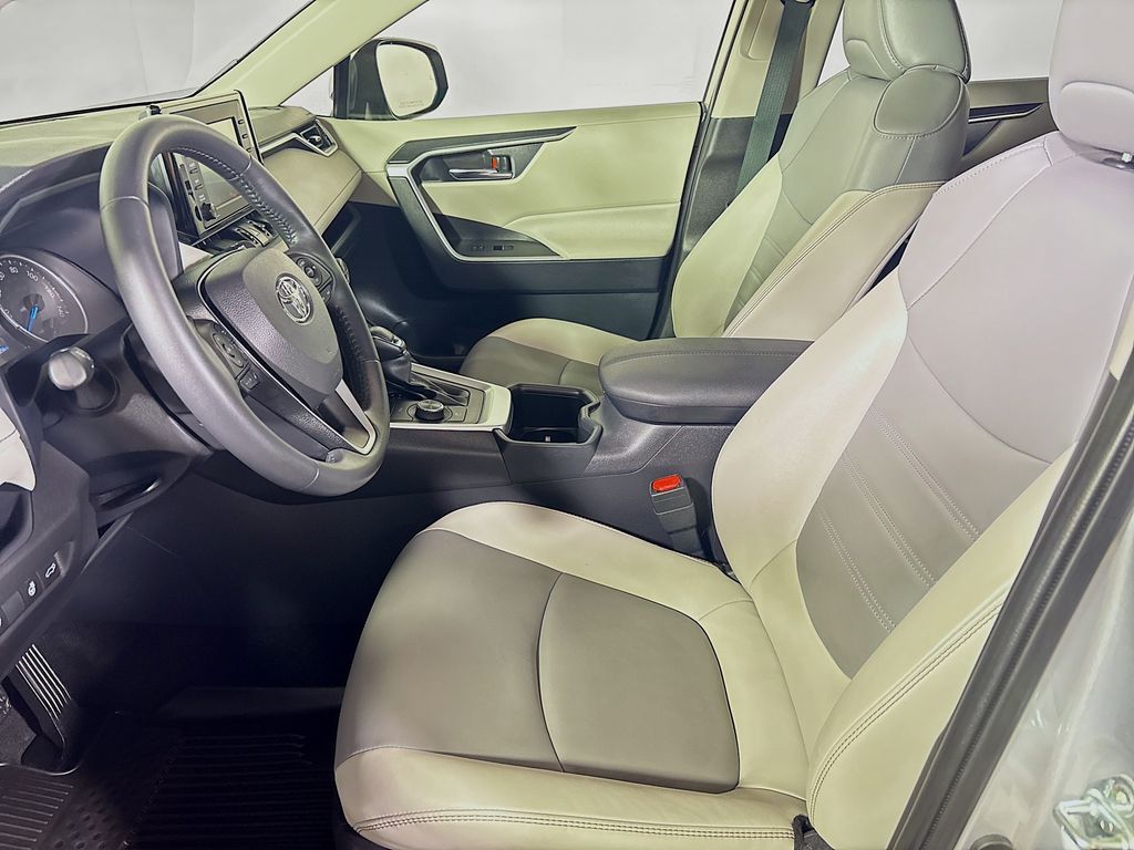 2022 Toyota RAV4 Hybrid XLE Premium photo 10