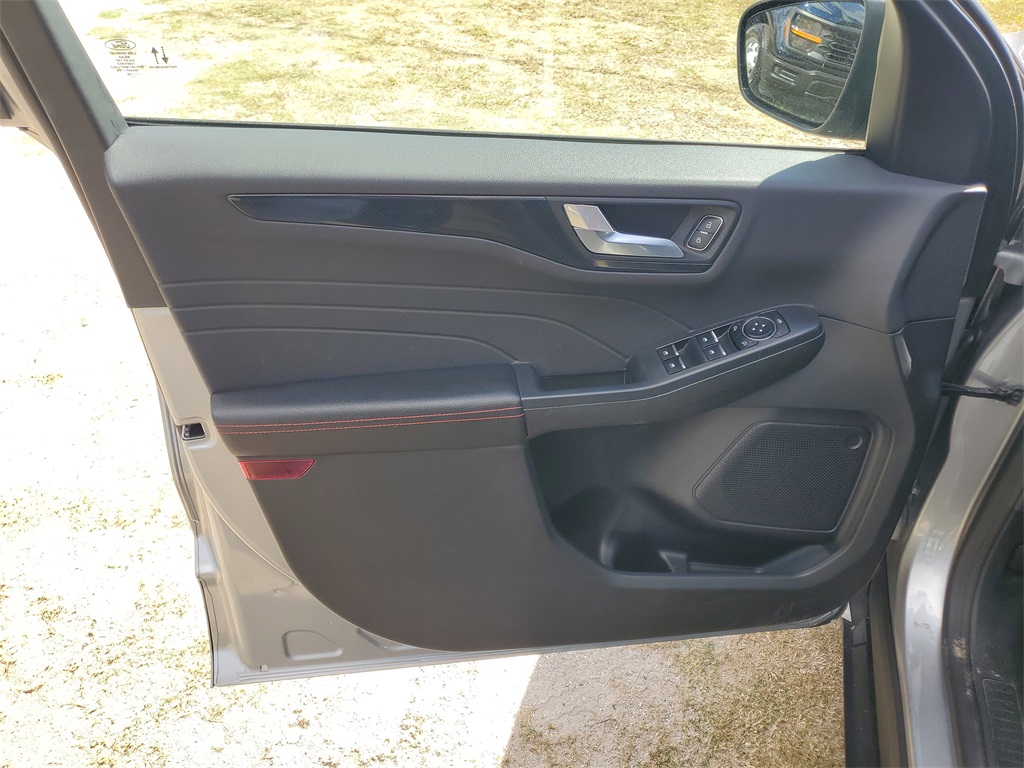 2023 Ford Escape ST-Line photo 10