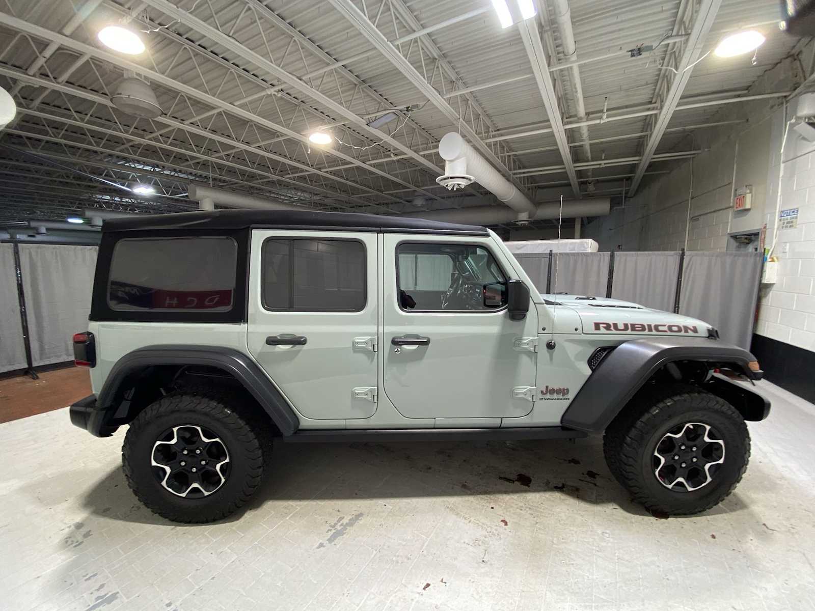 2023 Jeep Wrangler Rubicon photo 25
