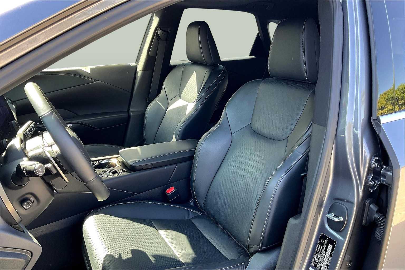 2023 Lexus RX Premium AWD photo 4