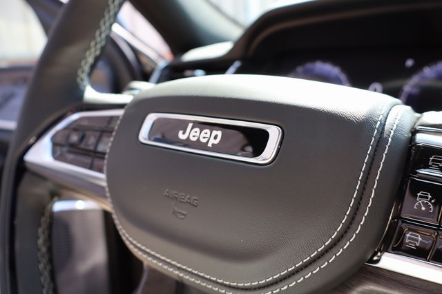 2025 Jeep Grand Cherokee Overland photo 26