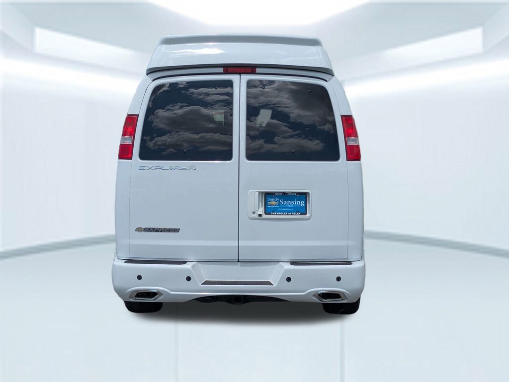 2025 Chevrolet Express Cargo 2500 photo 4