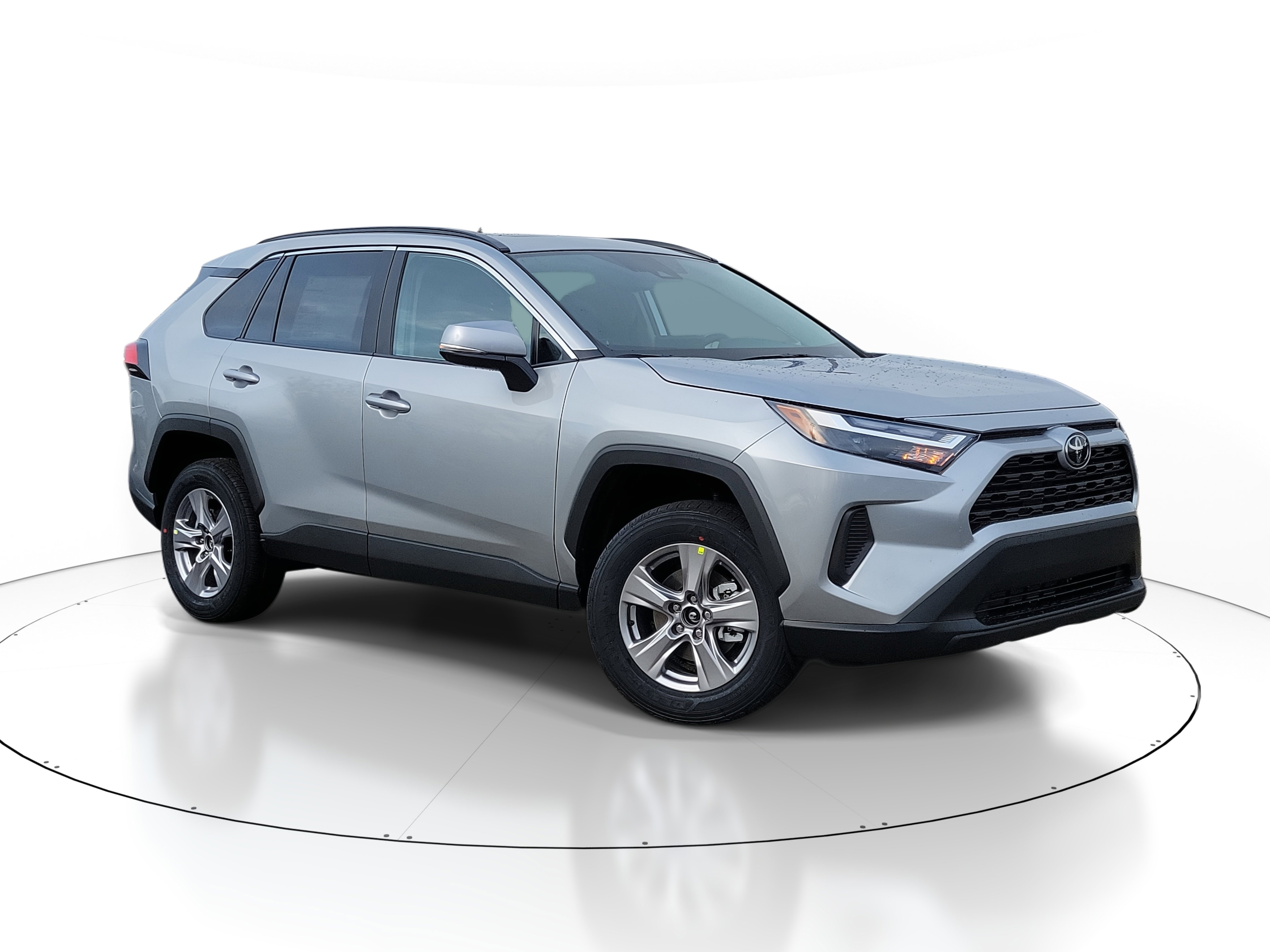 2025 Toyota RAV4 XLE's photo
