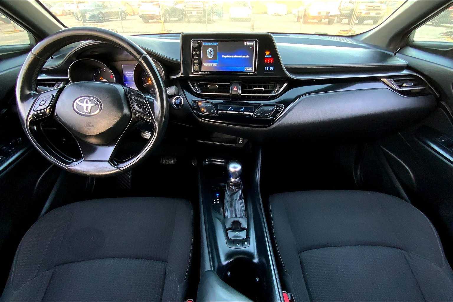 2018 Toyota C-HR XLE Premium photo 14