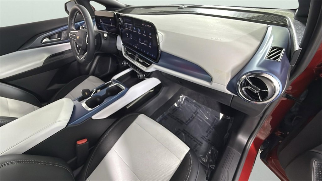 2025 Chevrolet Equinox EV 1LT photo 29