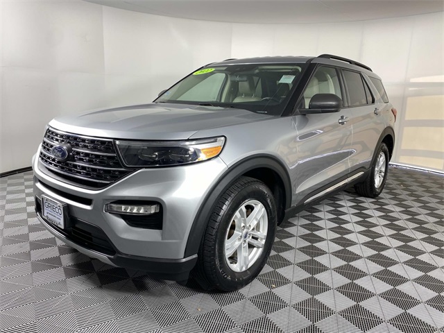 2022 Ford Explorer XLT photo 3