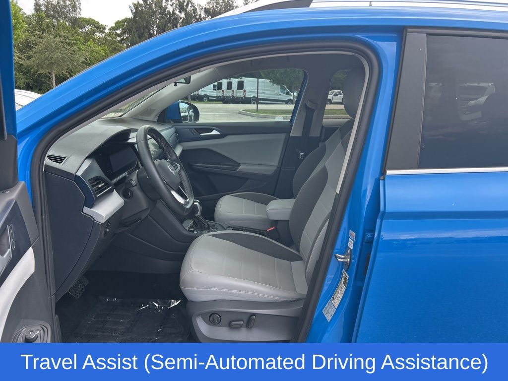 2022 Volkswagen Taos SE photo 8