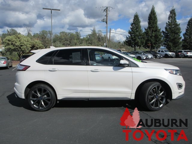 2017 Ford Edge Sport photo 2