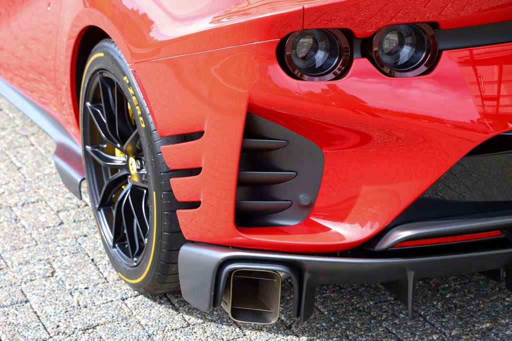 2023 Ferrari 812 Competizione photo 20