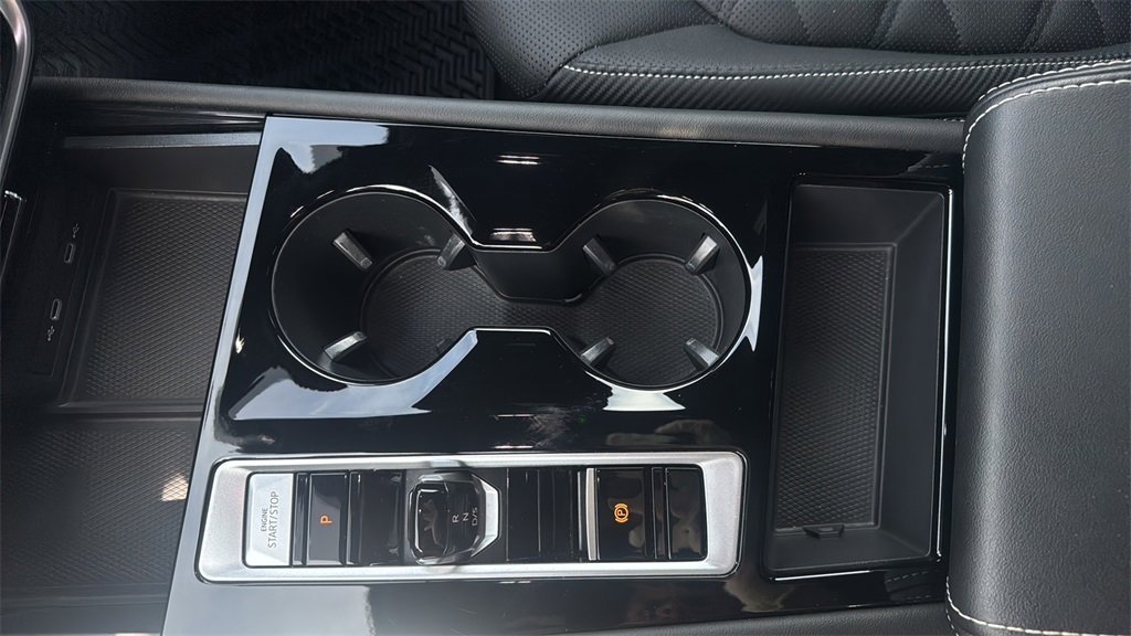 2024 Volkswagen Atlas Cross Sport SE Technology photo 14