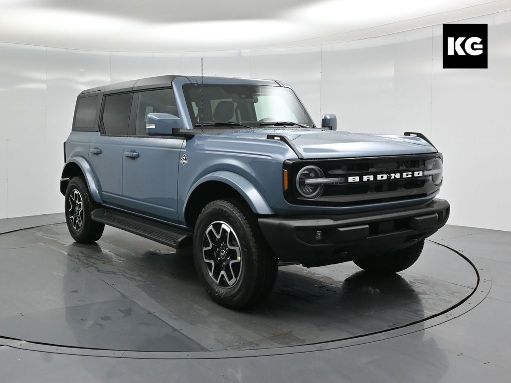 2025 Ford Bronco 4-Door Outer Banks's photo