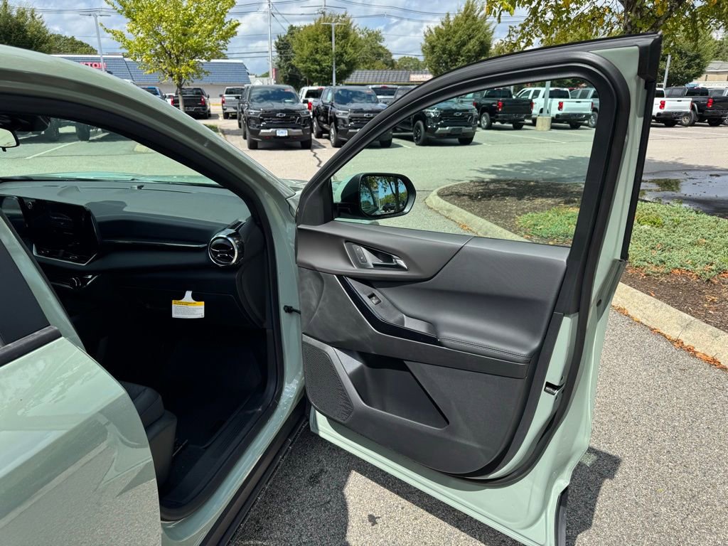2026 Chevrolet Equinox LT photo 21